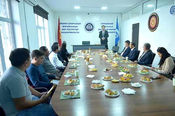 Мэрия Бишкека поблагодарила бизнесменов-добровольцев за помощь во время пандемии